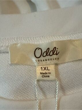 Oddi white top with matching joggers sold as a set!